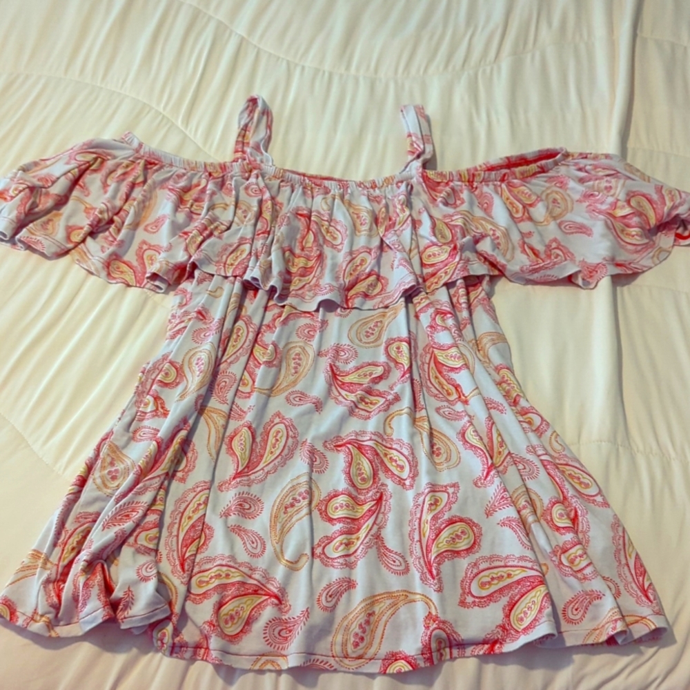 Red, yellow, and white cold shoulder summer top from Jessica London. Size 18/20.